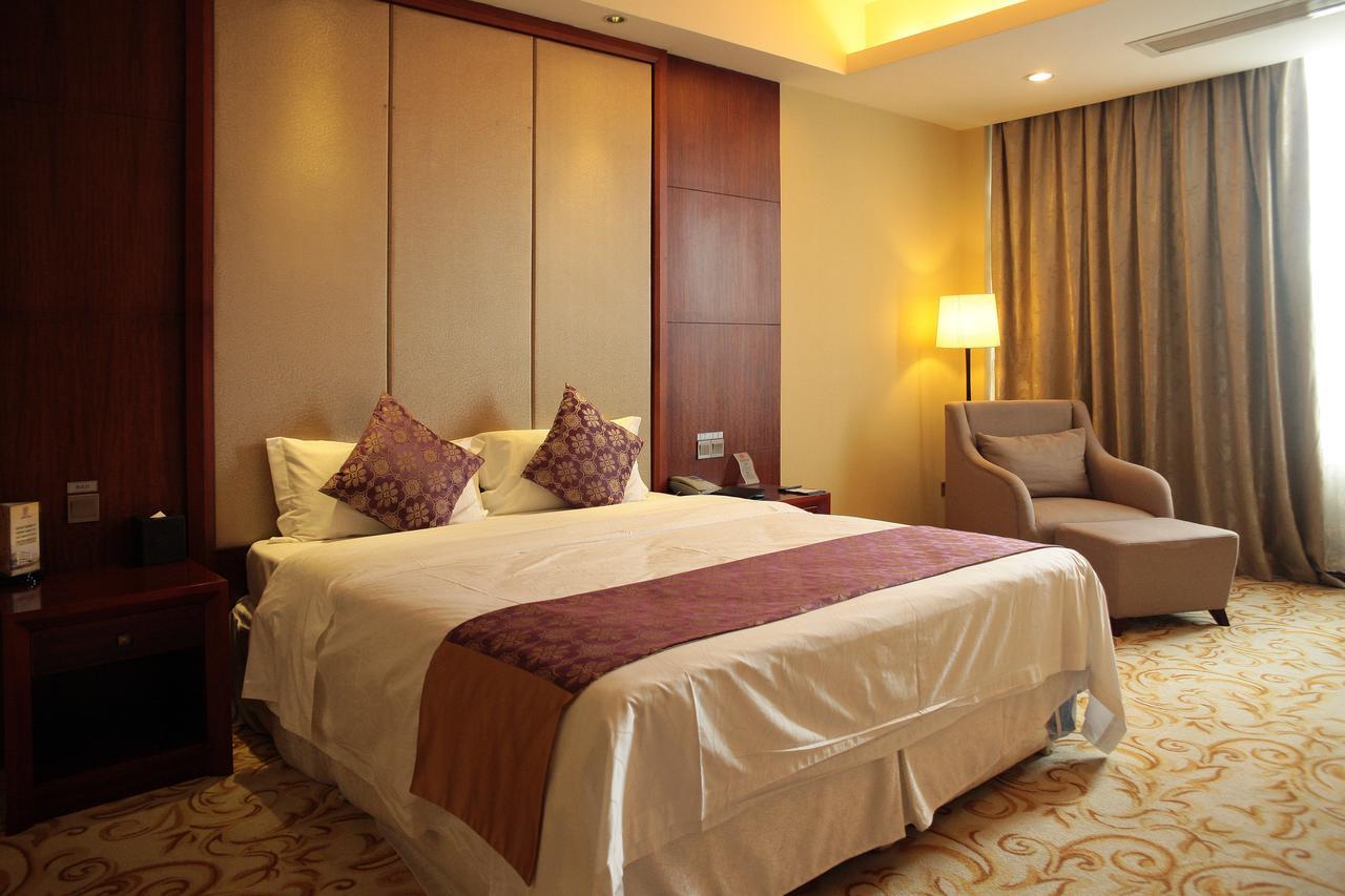 River Side Hotel Zhongshan  Exterior photo