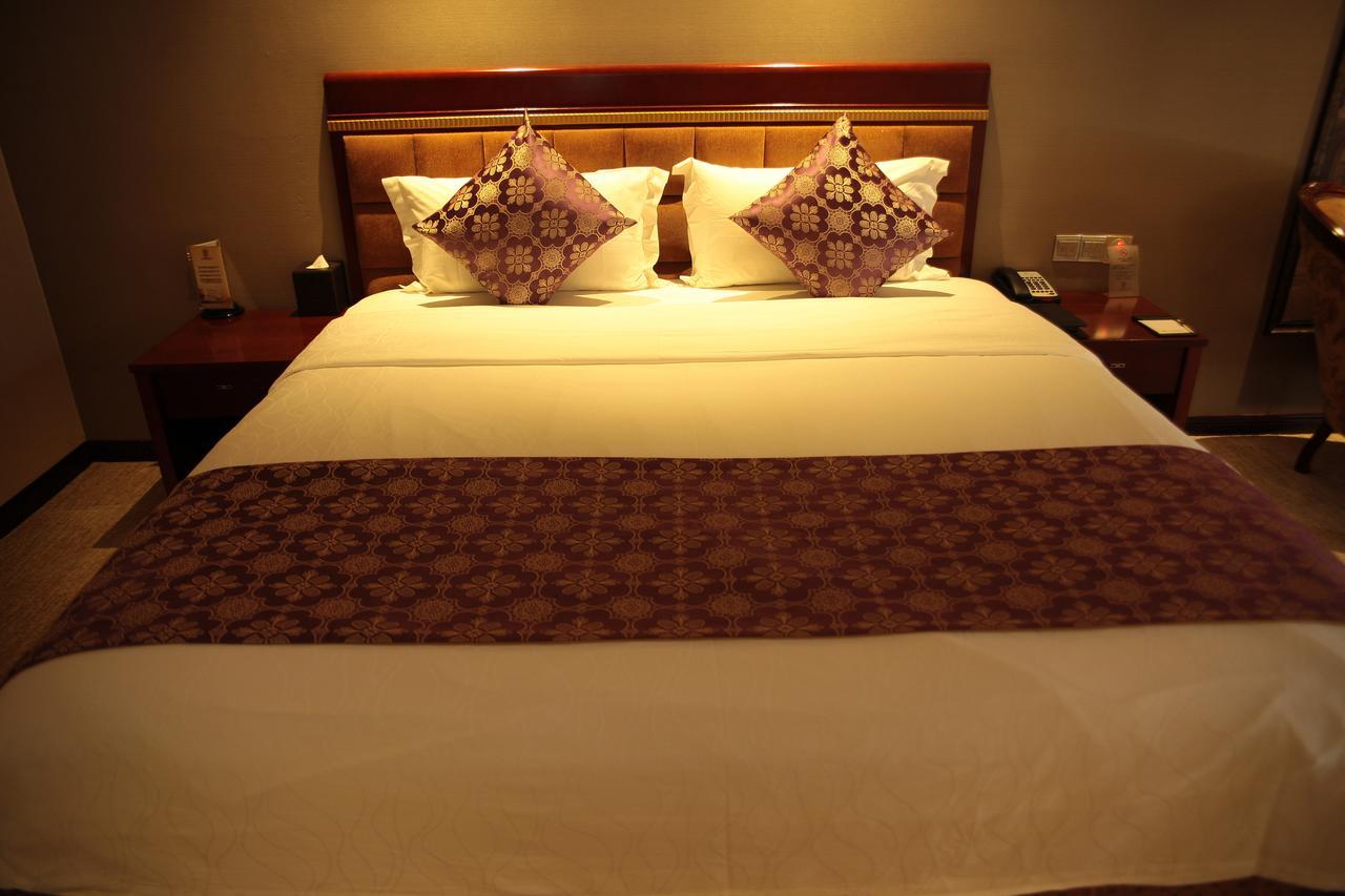 River Side Hotel Zhongshan  Exterior photo