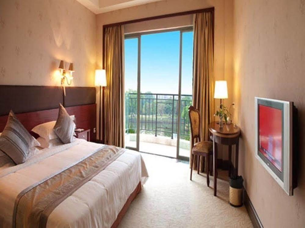 River Side Hotel Zhongshan  Exterior photo