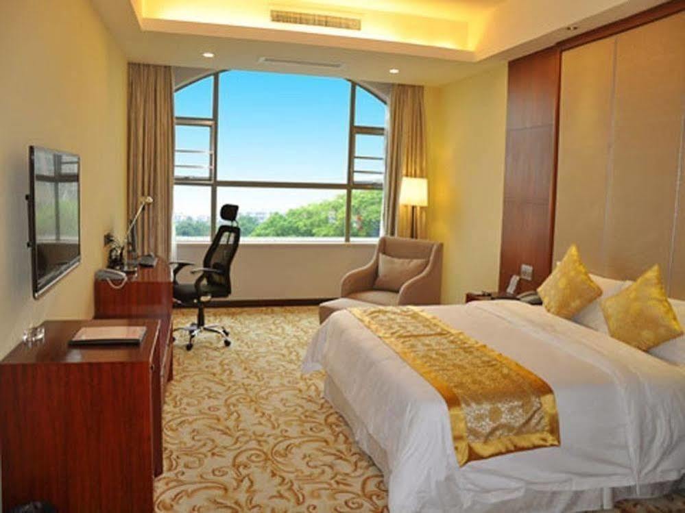 River Side Hotel Zhongshan  Exterior photo