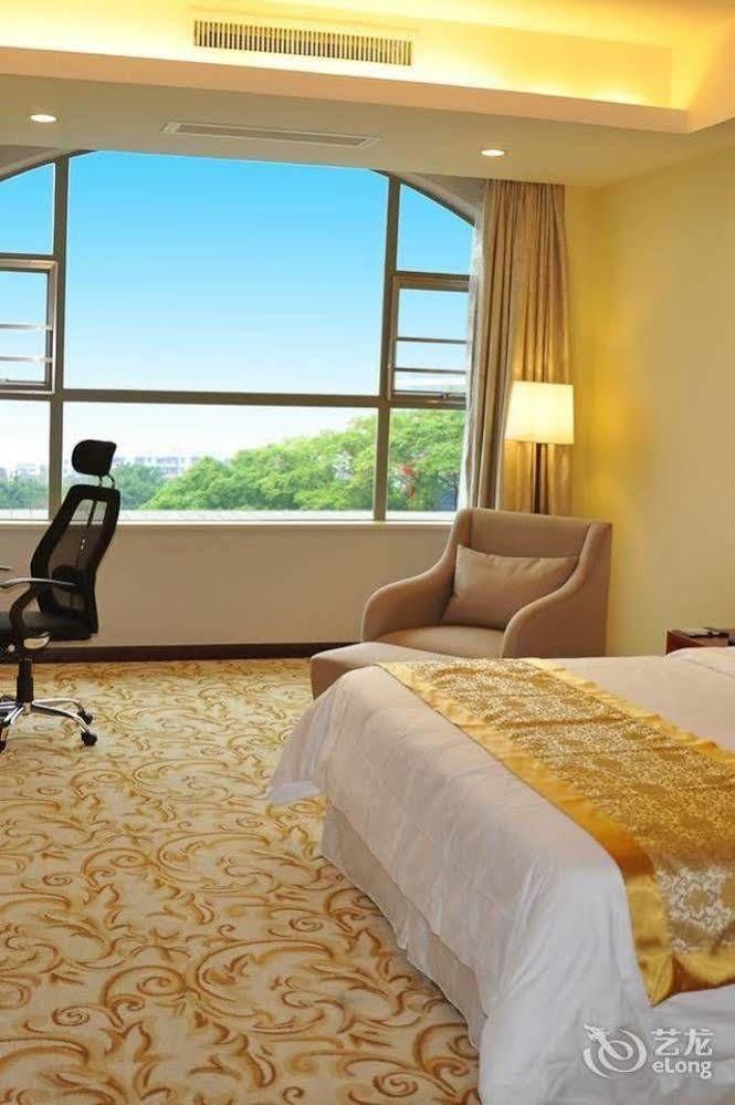 River Side Hotel Zhongshan  Exterior photo