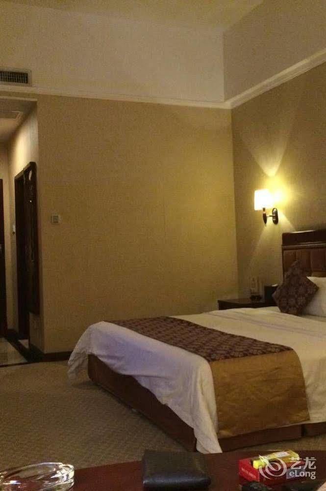 River Side Hotel Zhongshan  Exterior photo